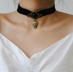 Women's choker necklace skull pattern